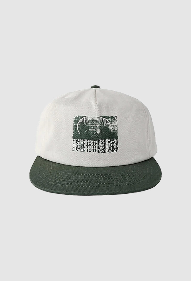 casquette verte et blanche avec logo former