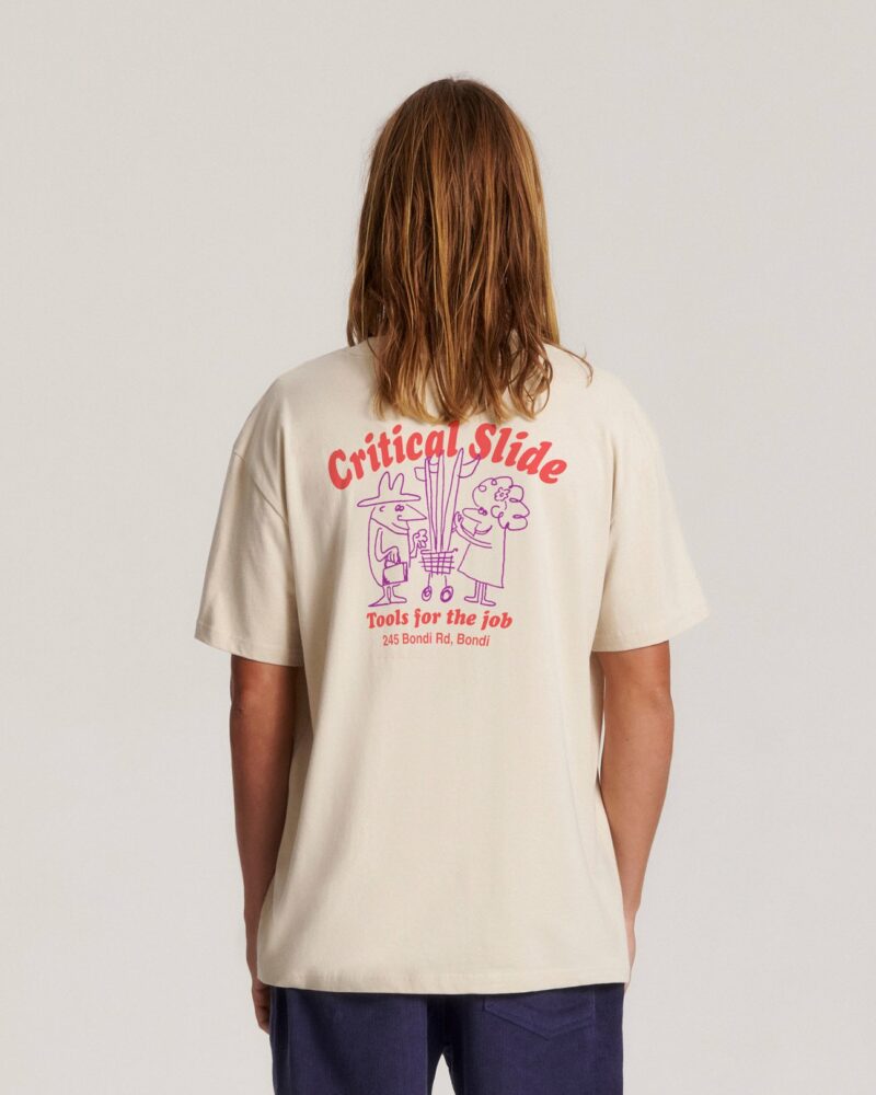 T-shirt beige imprimé à l'avant et design sur le dos